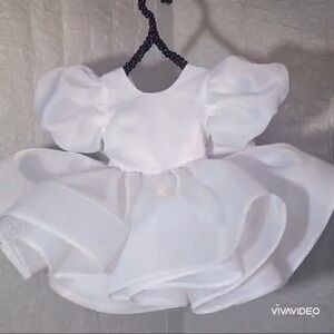 White puff shoulder dress